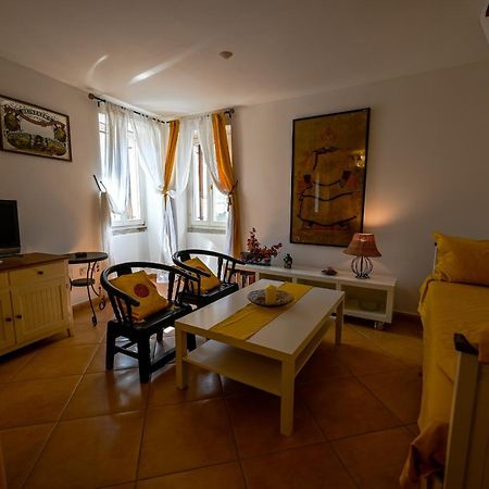 Alice Apartment With Balcony Rovinj Kültér fotó