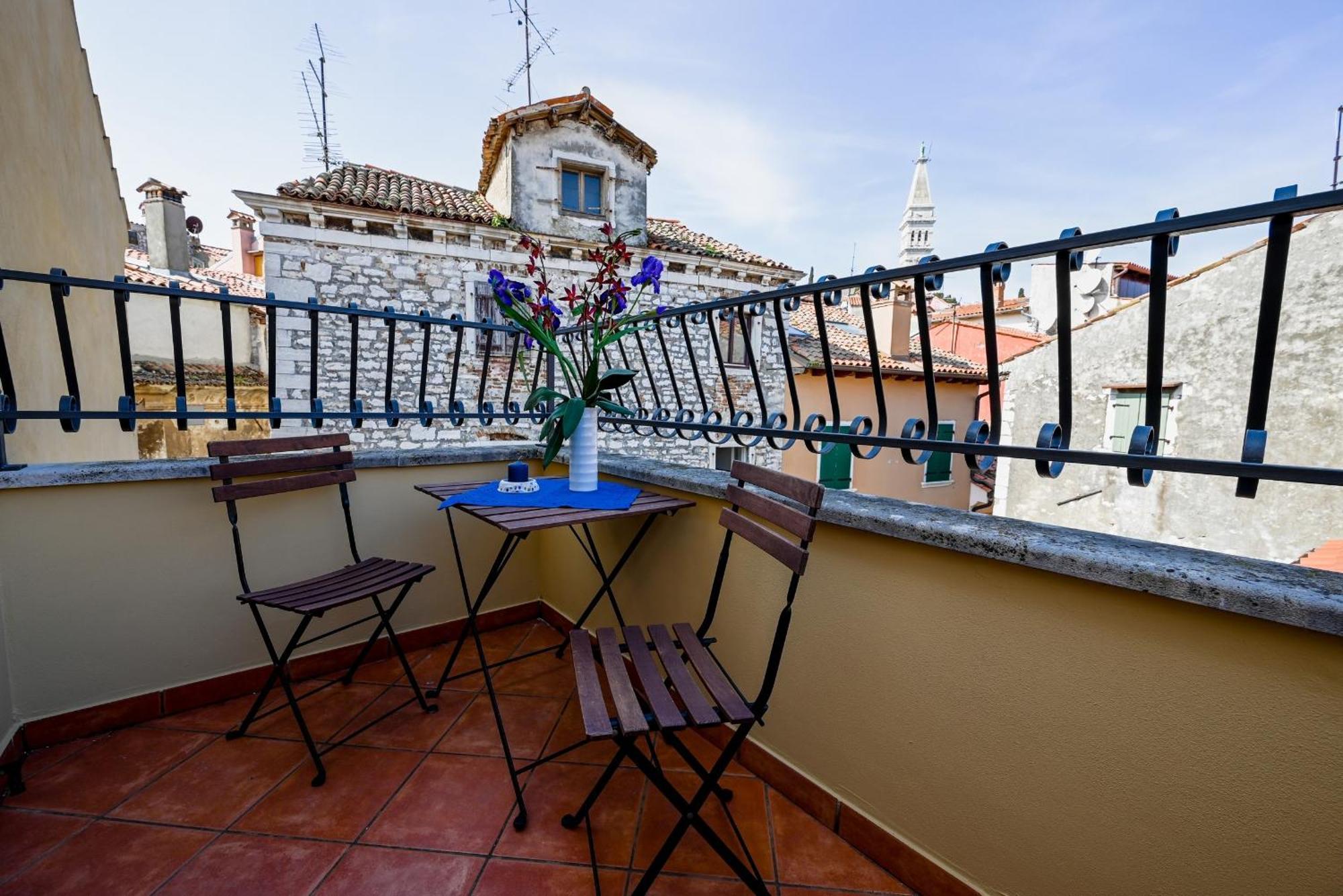 Alice Apartment With Balcony Rovinj Kültér fotó